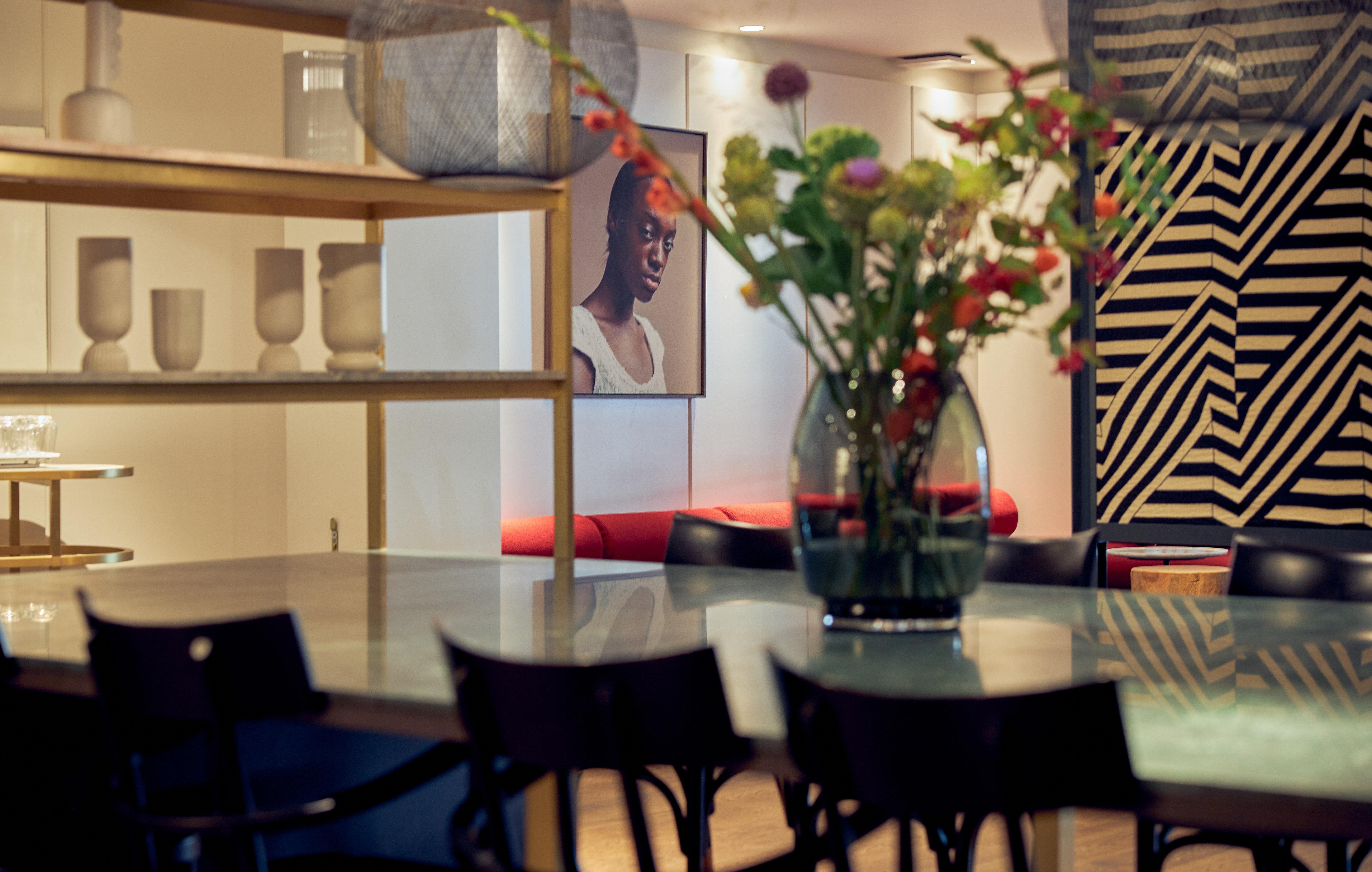 فندق كيمبتون دي ويت أمستردام المظهر الخارجي الصورة The interior of the restaurant