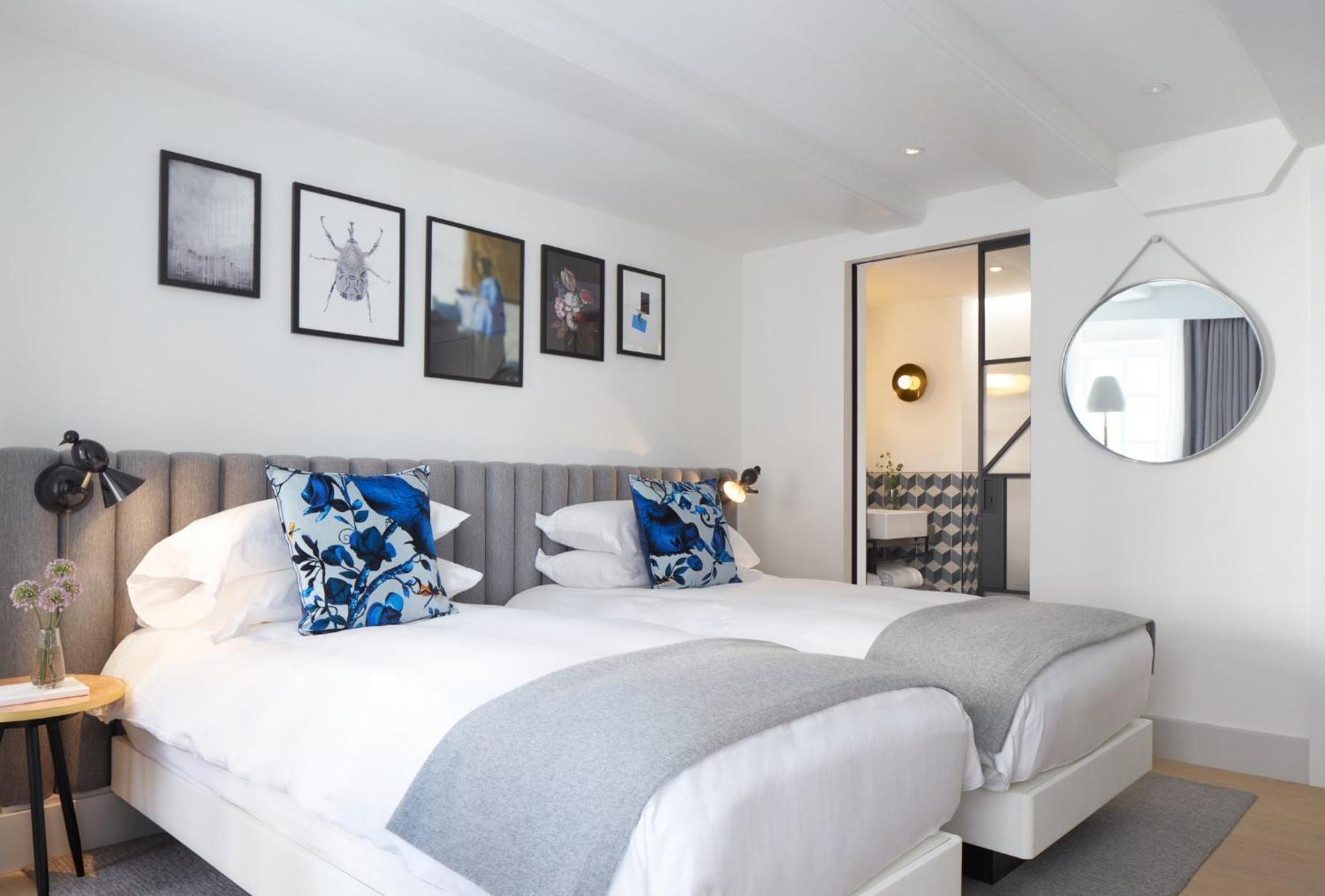 فندق كيمبتون دي ويت أمستردام المظهر الخارجي الصورة A bedroom at the hotel